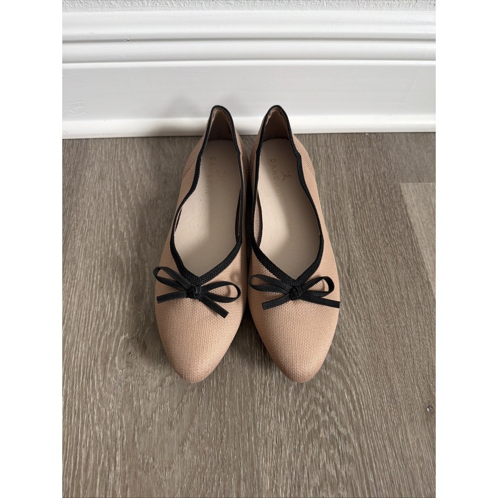 Danskin Glow Tan Knit Pointed Toe Ballet Flats with Black Bow Trim Wmns Sz. 8